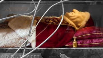 pope-in-casket-1200-800