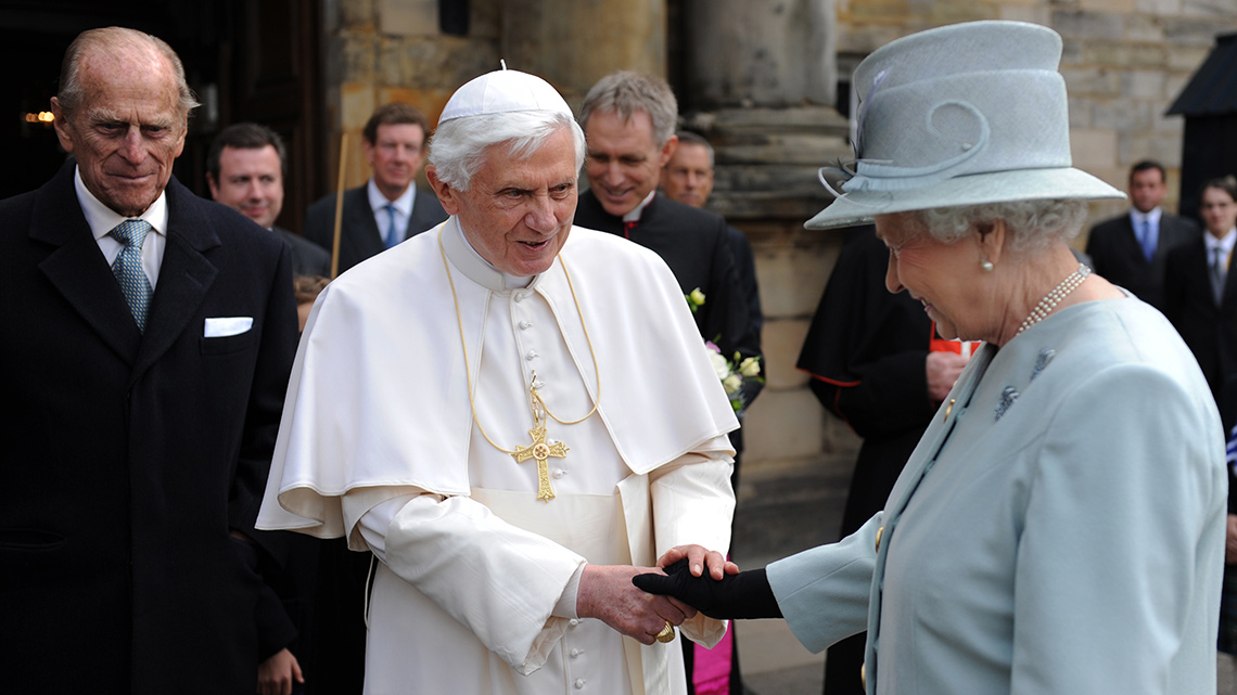 Pope Benedict XVI meets Queen Elizabeth